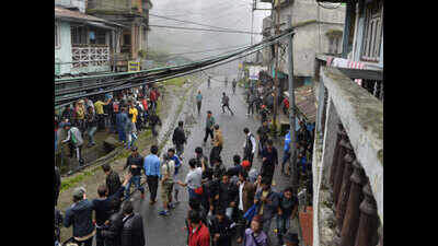 Darjeeling: 2 killed in fresh violence, army redeployed