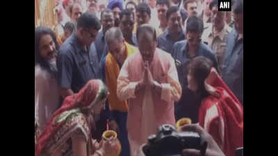 Watch: Women wash feet of Jharkhand CM Raghubar Das during 'Guru Mahotsav'