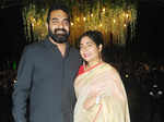 Gopi Sundar and Abay Hiranmayee arrive at Kavya's wedding reception
