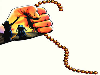 tola gold chain at knife-point 