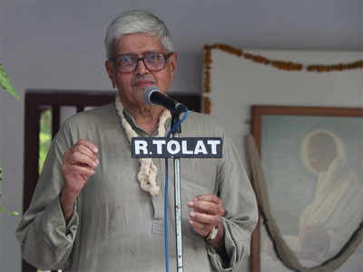 Gopalkrishna Gandhi is opposition's nominee for vice president