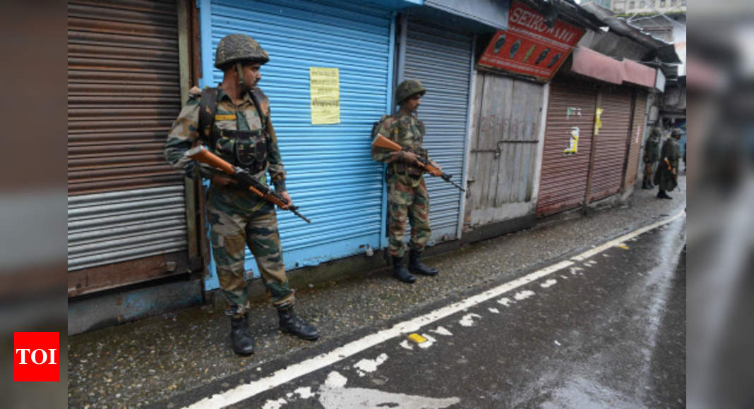 HC raps Centre, state for bickering over Darjeeling forces | Kolkata ...