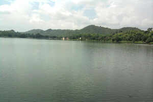 Surinsar Lake