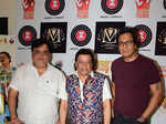 Om Chhangani, Anup Jalota and Talat Aziz at the screening of Mr Kabaadi