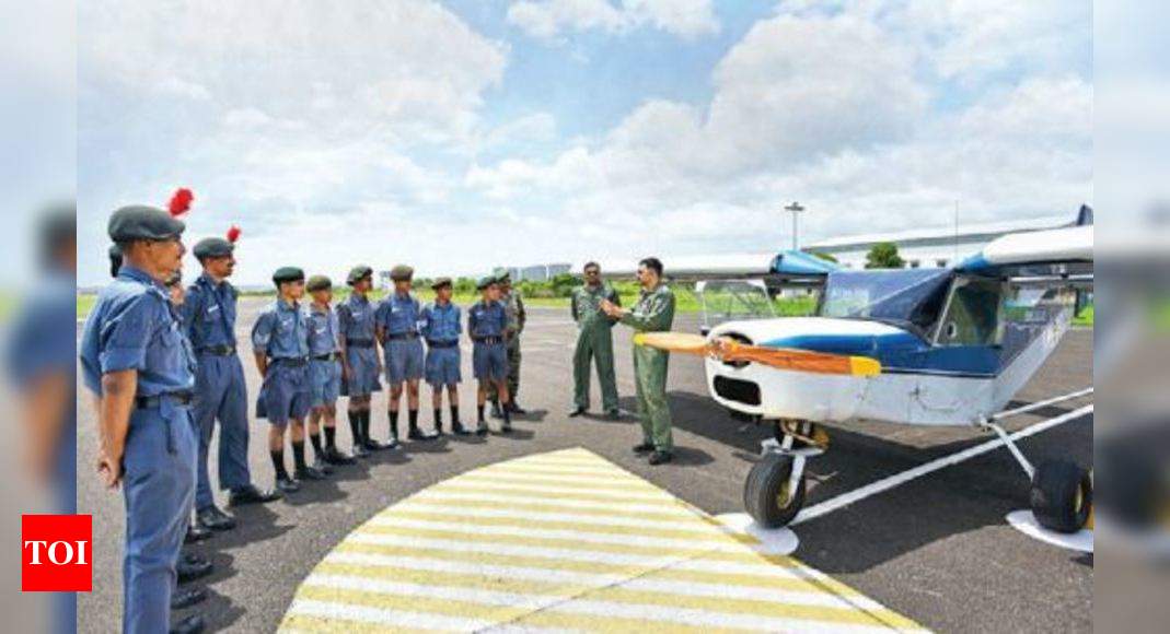 NCC cadets visit Aviation Club : The Tribune India