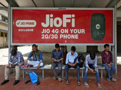 Jio suspected data leak: 50 SIM cards found from arrested man