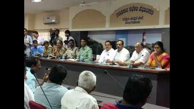 Peace meet resolves to give free hand to police