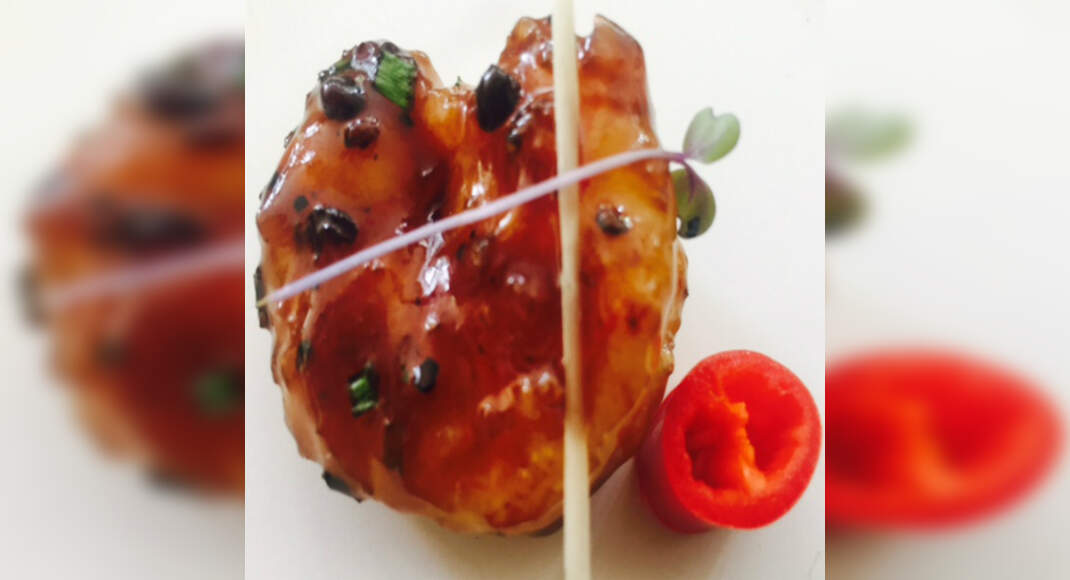 Schezwan Pepper and Maple Glazed Prawns Recipe: How to Make Schezwan Pepper and Maple Glazed Prawns 