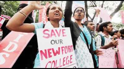 Irked by relocation rumours, PU students protest