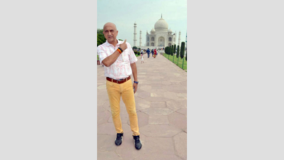 Twenty-five years back, I visited Taj with my girlfriend, but I’ve no pics of that trip: Tej Sapru