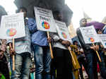 Teachers and students held protest against Mumbai University