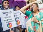 Teachers and students held protest against Mumbai University