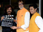 Paresh Mehta and Amitabh Bachchan pose for the camera