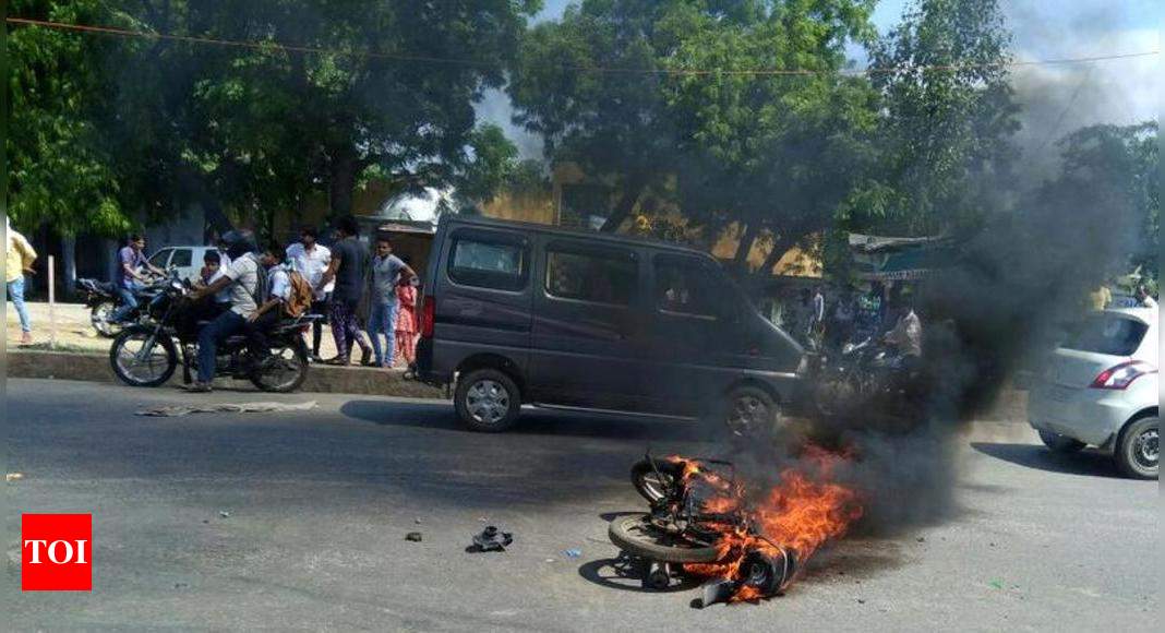 Kanwariyas: Mob Fury After Bike Rams Into Kanwariyas 