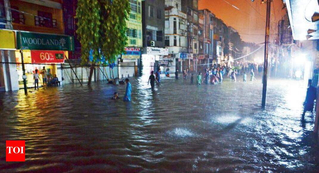 Vadodara rain: Heavy rains bring Vadodara on its knees | Vadodara News ...