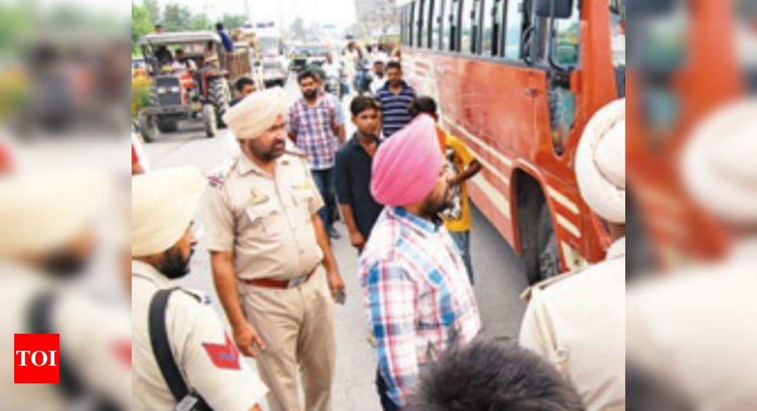 Driver Shot Dead Amritsar Bus Driver Shot At For Not Giving Way Amritsar News Times Of India