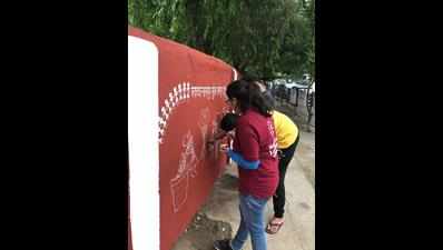 NGO beautifies NMC Dharampeth zone office wall with social messages