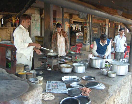 12 highway dhabas in India for the hungry souls!