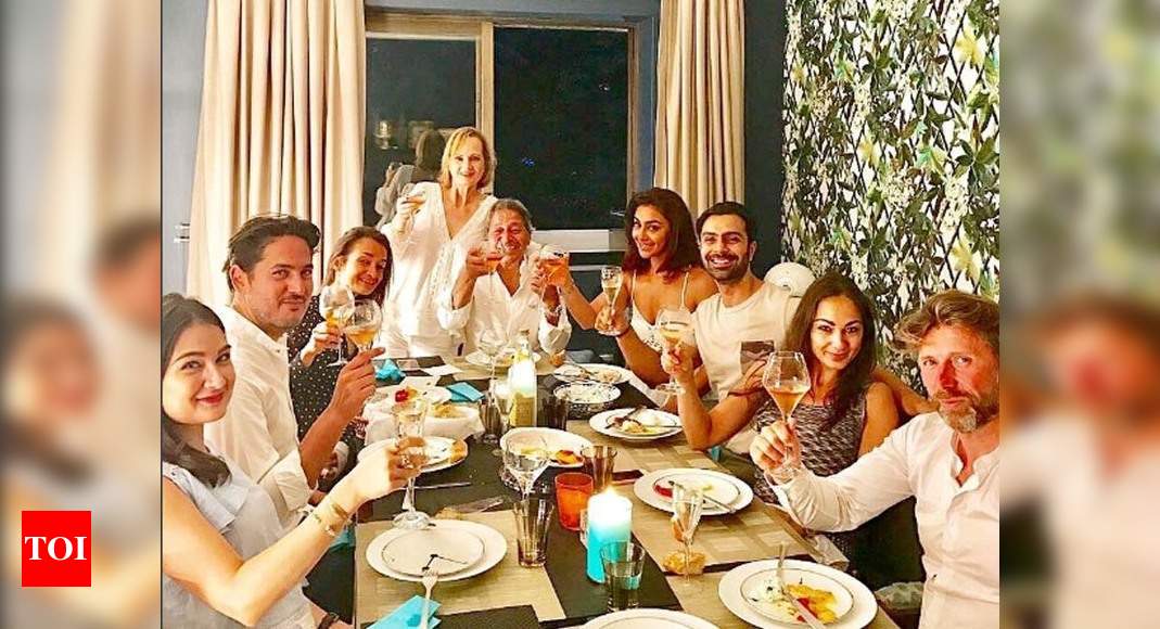 Maheck Chahal meets Ashmit Patel's family in Paris, see pics - Times of ...