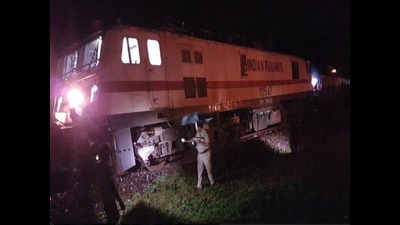 Engine of Tata-Barbil passenger derailed in Odisha