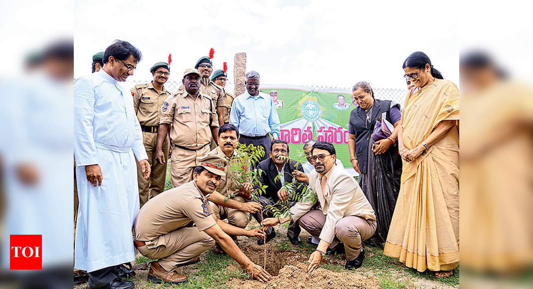 Called Upon Youth To Make Hyderabad Drug Free City Cv Anand Indtoday