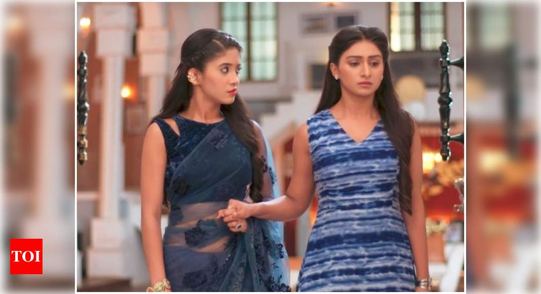 Old Naira❤❤ #naira #yrkkh #kaira @shivangijoshi18 @shivangijoshi18  @shivangijoshi18…” | Formal dresses long, Dress, Dress skirt