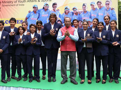 Sports Minister Vijay Goel felicitates Indian women's cricket team