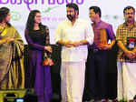 Munthirivallikal Thalirkkumbol: Success Party