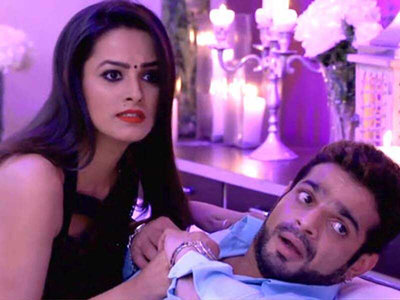 Yeh Hai Mohabbatein: Yeh Hai Mohabbatein written update, 27th July 2017: Shagun tries to seduce Raman - Times of India