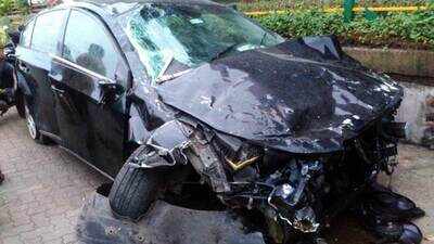 Car falls off bridge on Western Express Highway, two killed