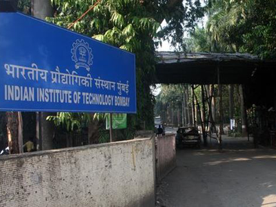 IIT-B top pick, Delhi second for JEE toppers