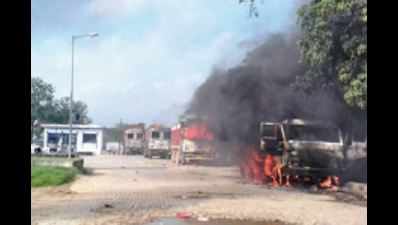 Kanwariyas run riot in Ambedkarnagar