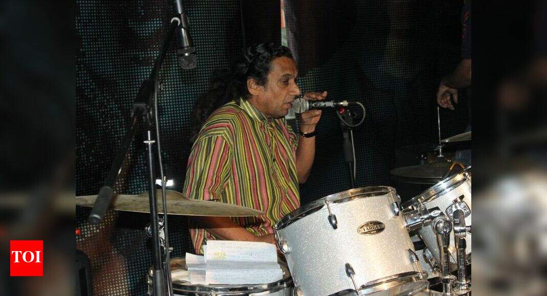 Creating melody and rhythm from utensils, benches and car horns