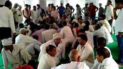 Greater Noida: Farmers stall Eastern Peripheral Expressway work, arrested