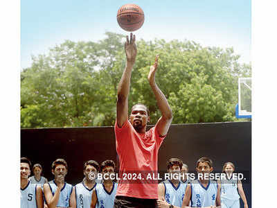 NBA finals MVP Kevin Durant visits Delhi, plays ball with Ramjas School kids,  sets world record at NBA academy