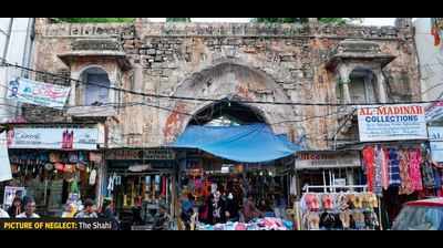 Crumbling Shahi Jilu Khana knocked out of heritage list