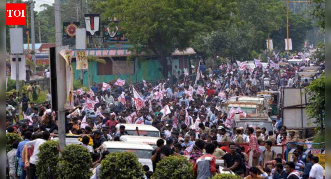 Pawan Kalyan takes out bike rally, traffic movement affected
