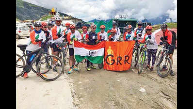 Gurugram cycling group pedals from Manali to Leh