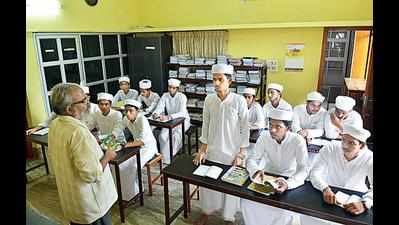 Sanskrit lessons for aspiring Islamic scholars