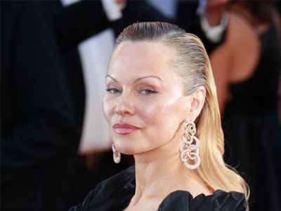 Pamela Anderson does not use social media to promote films