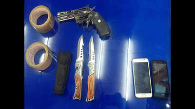 Men with toy guns, knives arrested in Kolkata