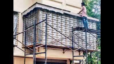BMC stays work on Aamir Khan's flats after resident complains