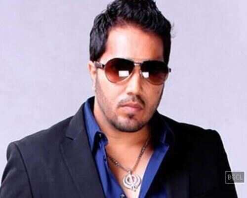 MNS dares singer Mika Singh over Pakistan Independence Day video