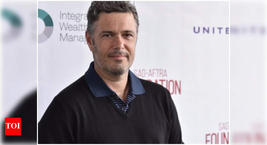 Carlos Bernard to guest star on ‘Supergirl’ - Times of India