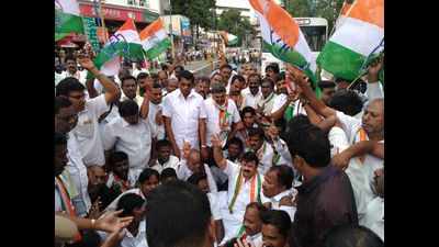 Coimbatore: Congress members arrested for staging road and rail roko