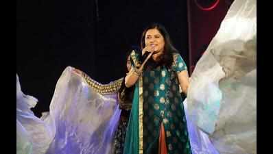 Melody Queen Sadhana Sargam mesmerizes audience
