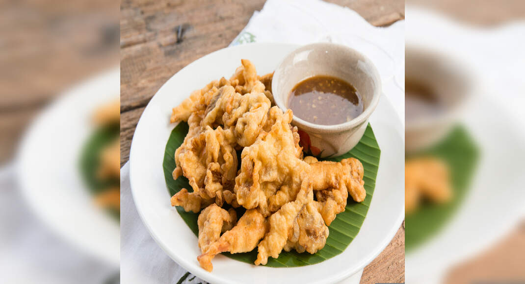 Mushroom Pakora Recipe: How to Make Mushroom Pakora Recipe at Home | Homemade Mushroom Pakora Recipe