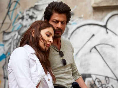 Shah Rukh Khan, Anushka Sharma, Imtiaz Ali celebrate the release of 'Jab Harry Met Sejal'