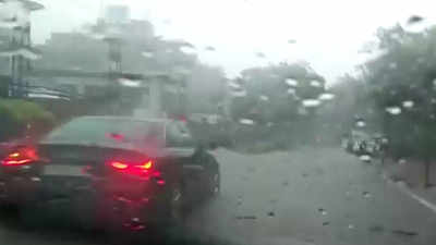 Heavy rains lash Delhi-NCR, bring relief