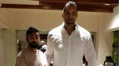 When Kohli met Khali: Twitter has a field day giving witty captions to this pic